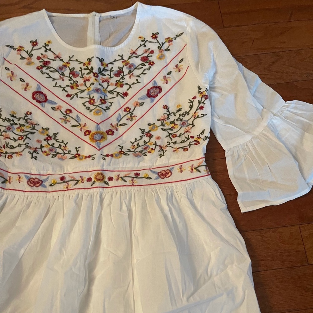 White Embroidered Dress XXL